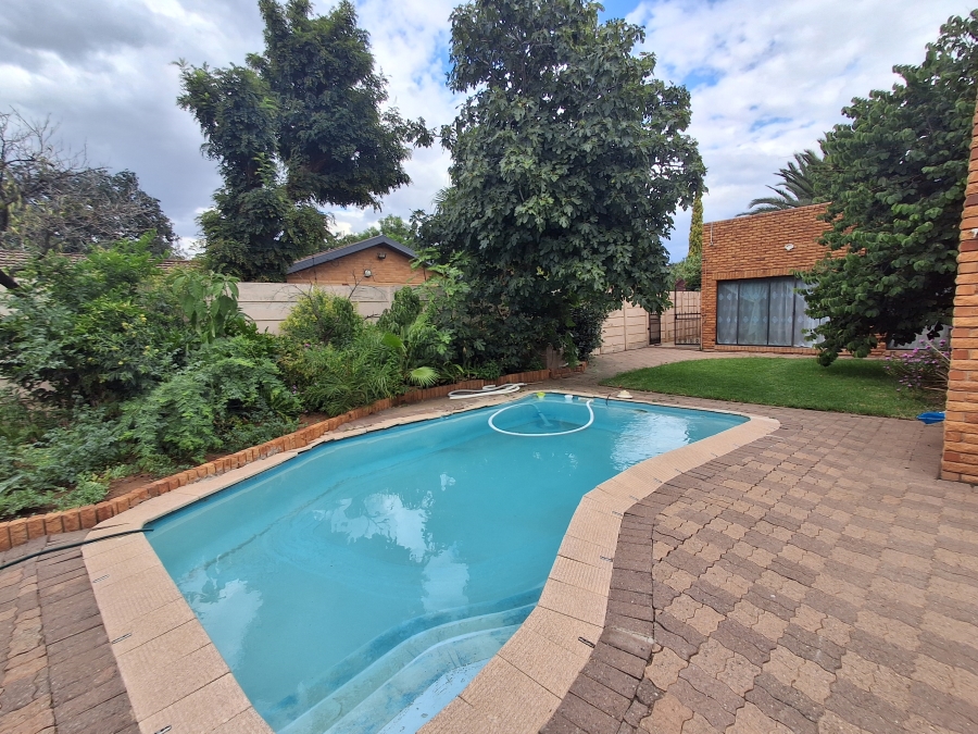 5 Bedroom Property for Sale in Jan Cillierspark Free State